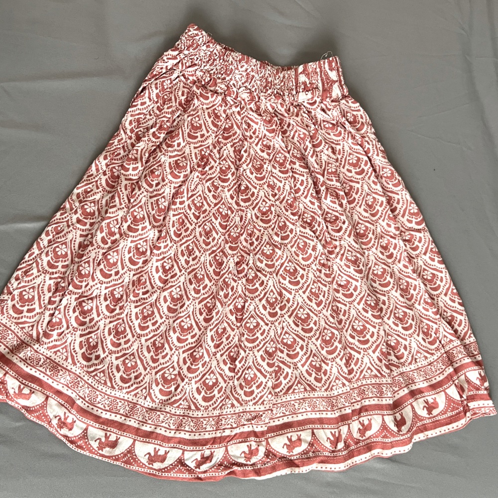 NWOT UNUSED & UNWASHED Mauve Beach Skirt bought from a local store